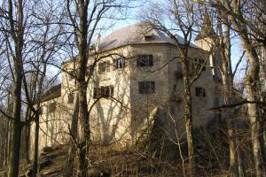 Z hradu Roštejn lze dohlédnout daleko